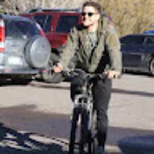 Meet your Posher, Aj